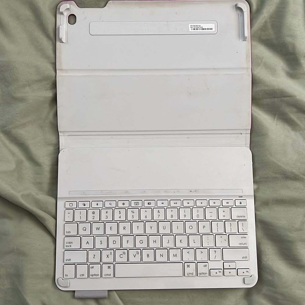 Logitech IPad Air 2 keyboard Case